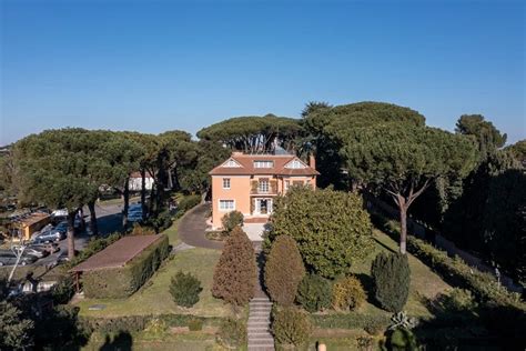 villa gucci in vendita roma